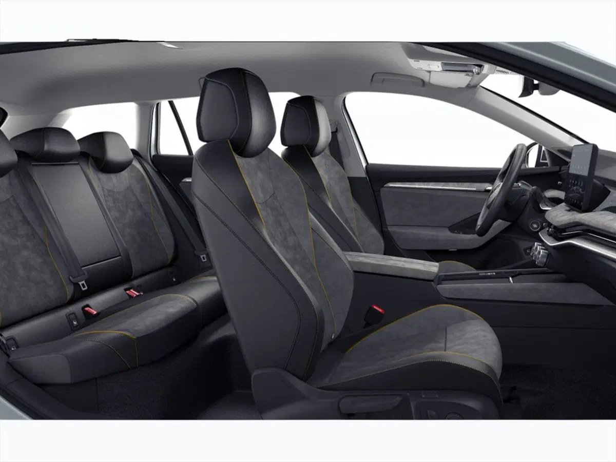 Skoda Superb nuova a Reggio Emilia (5)