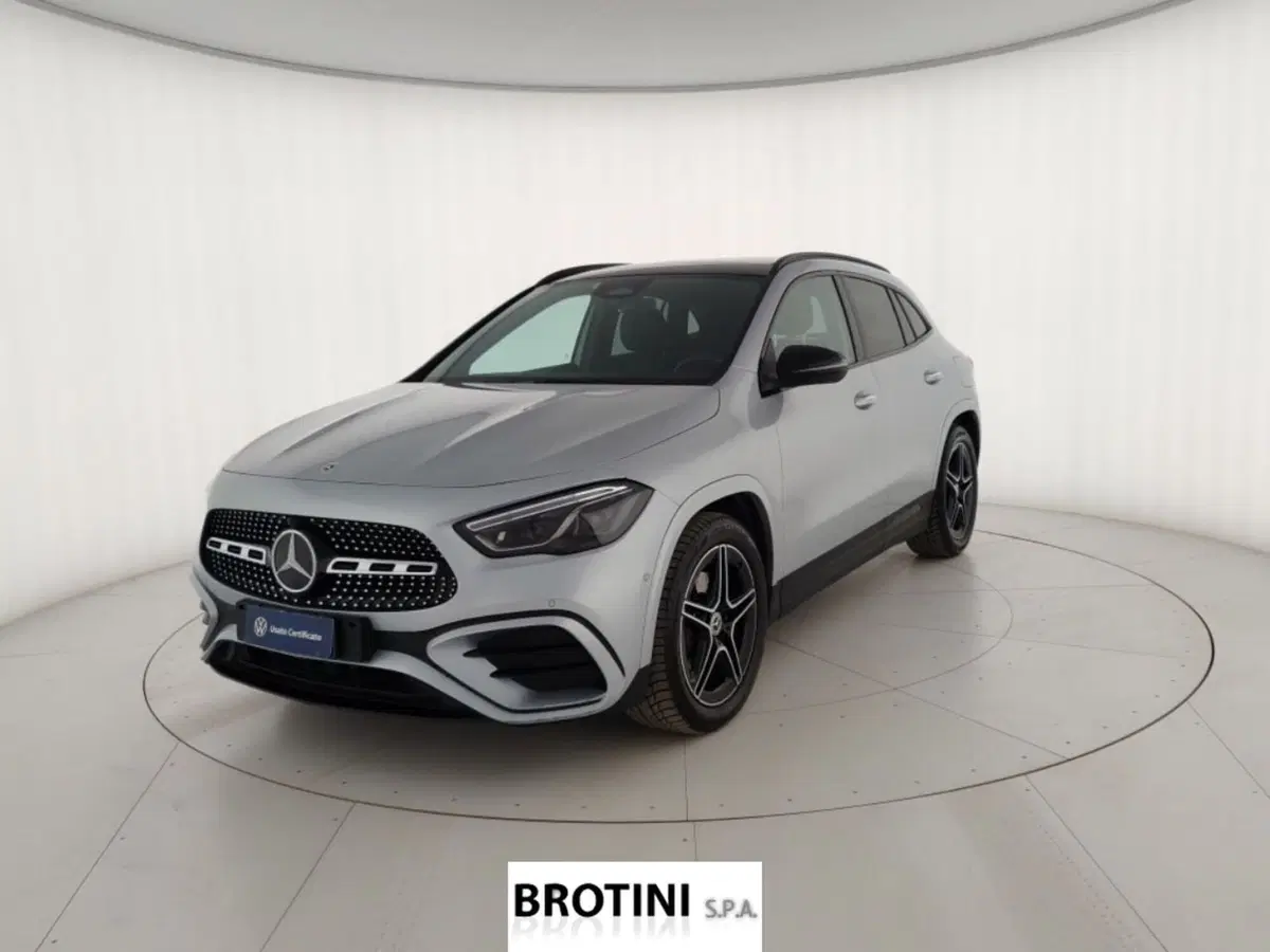 Mercedes-Benz GLA SUV usata a Massa-Carrara
