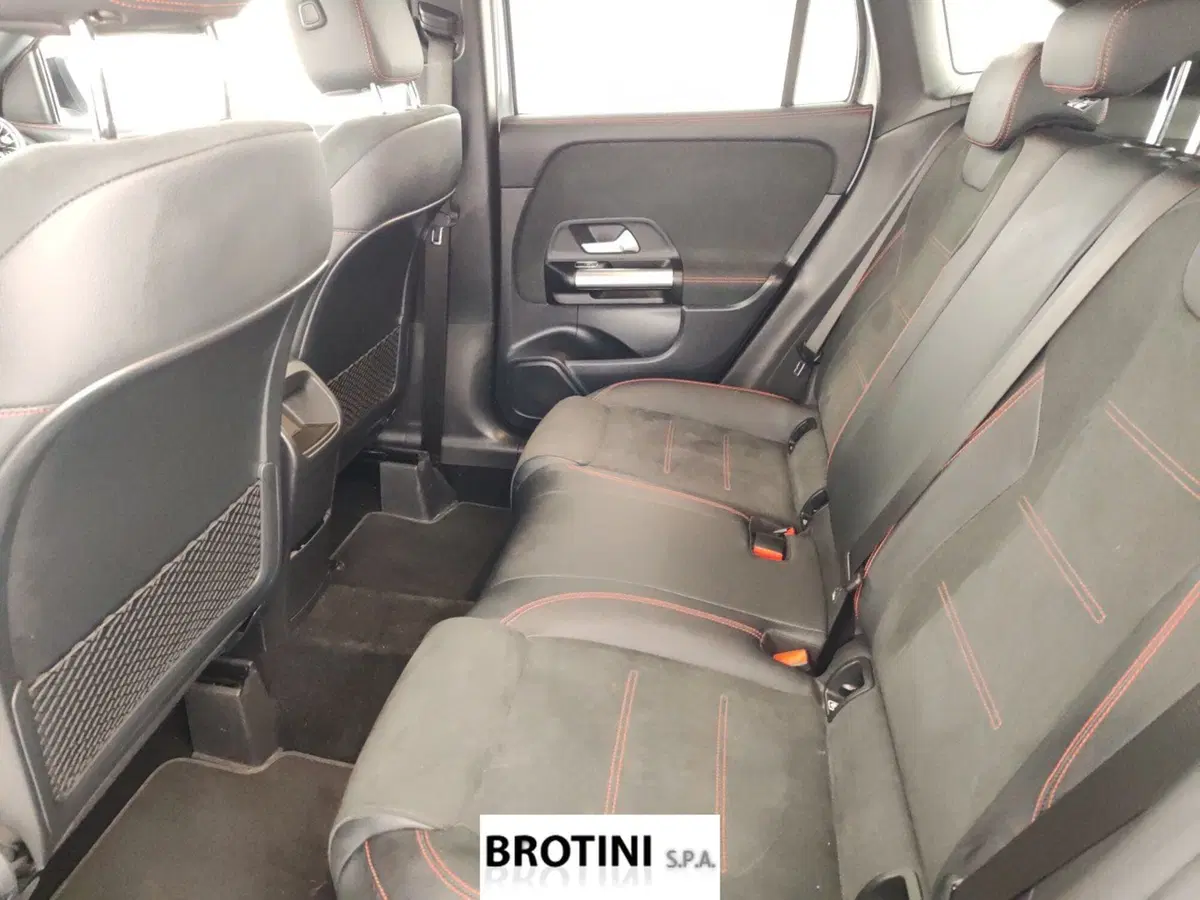 Mercedes-Benz GLA SUV usata a Massa-Carrara (10)