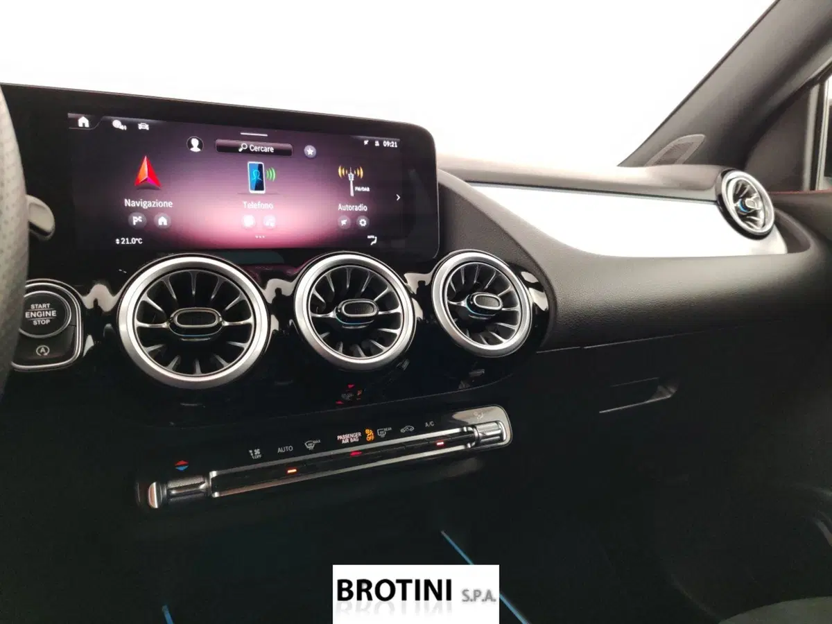 Mercedes-Benz GLA SUV usata a Massa-Carrara (13)