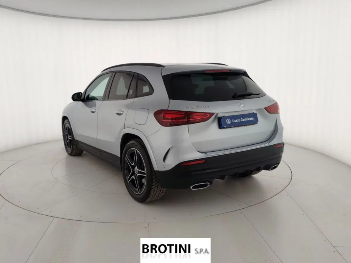 Mercedes-Benz GLA SUV usata a Massa-Carrara (2)