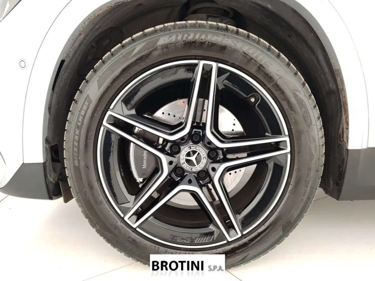 Mercedes-Benz GLA SUV usata a Massa-Carrara (6)