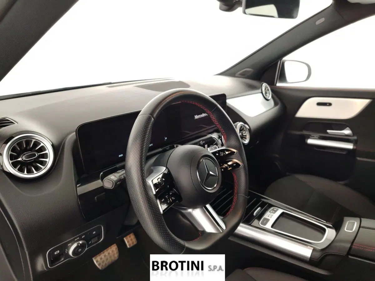 Mercedes-Benz GLA SUV usata a Massa-Carrara (8)