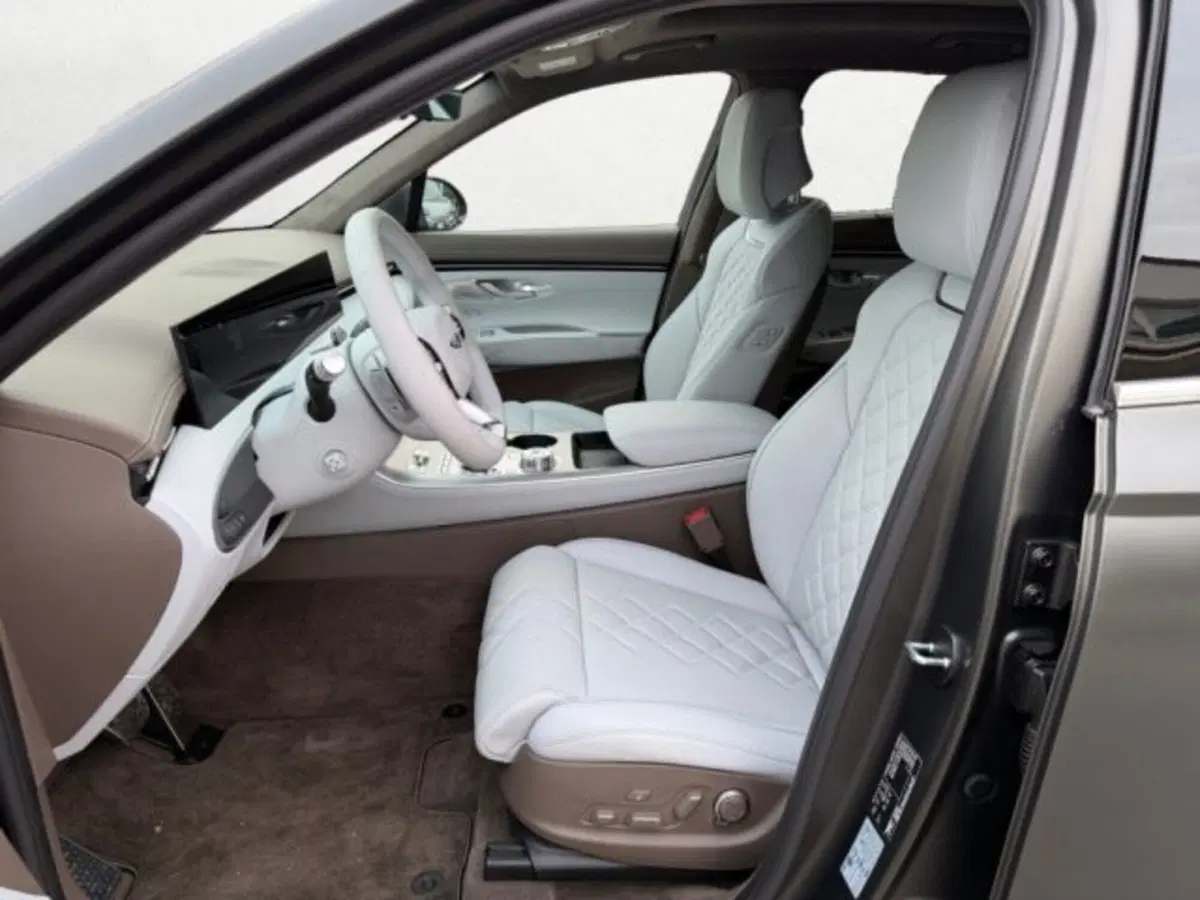 Genesis GV70 nuova a Padova (10)