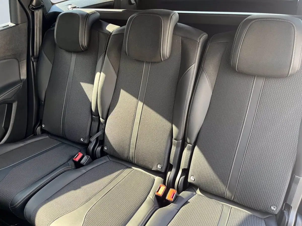 Peugeot 5008 usata a Milano (13)