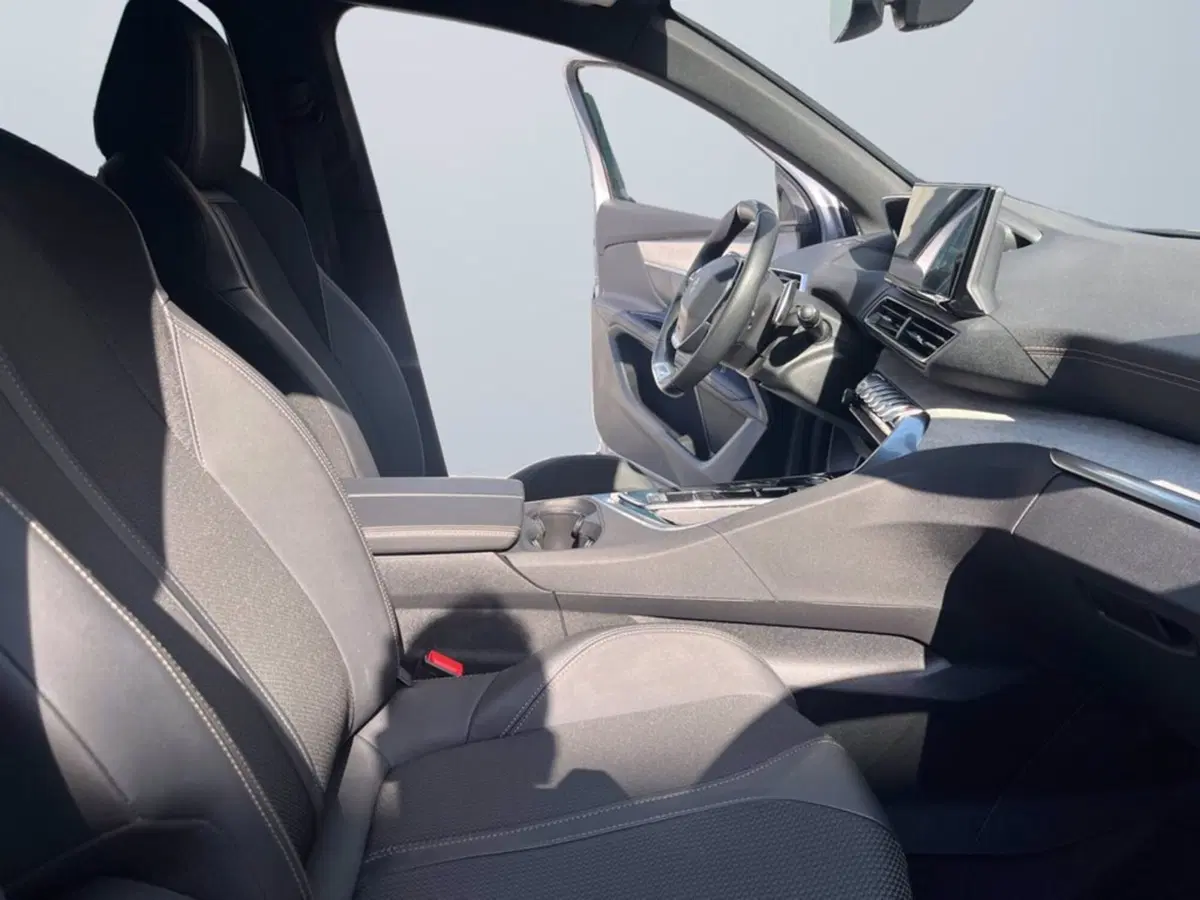Peugeot 5008 usata a Milano (16)