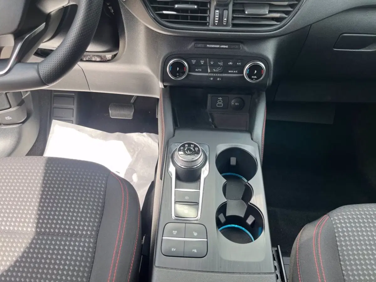 Ford Kuga usata a Milano (17)
