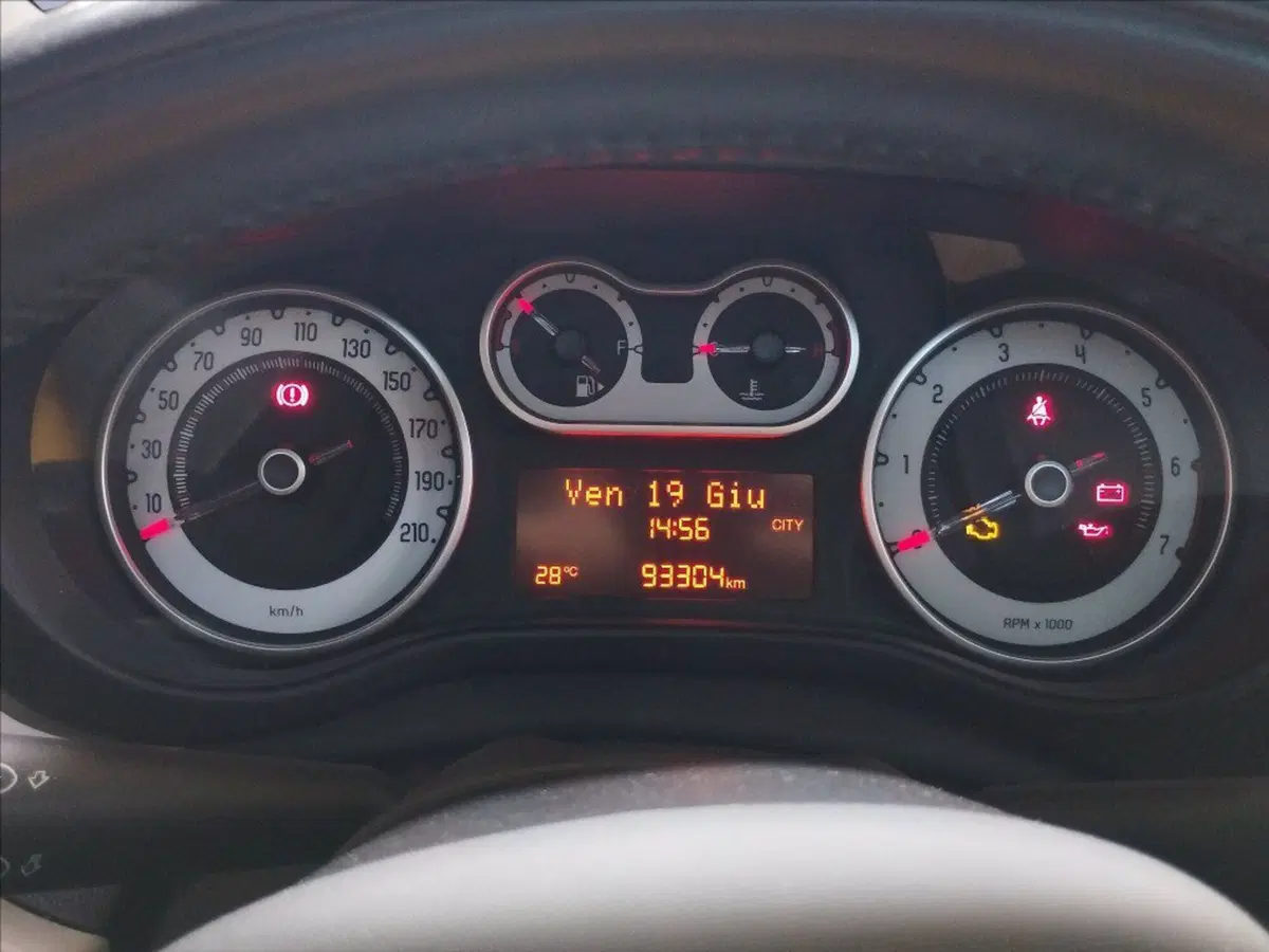 Fiat 500L usata a Milano (8)