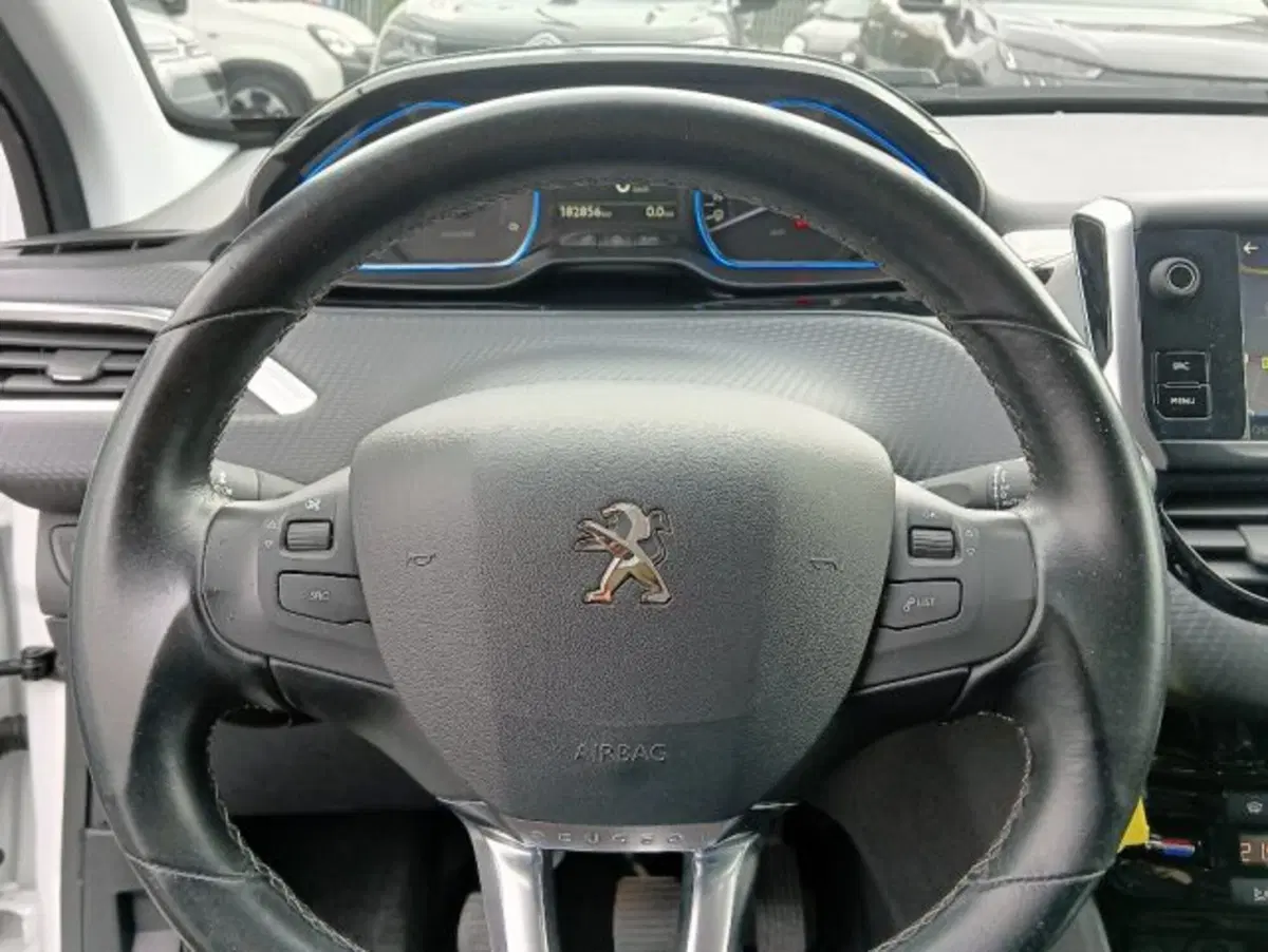 Peugeot 2008 usata a Brescia (8)