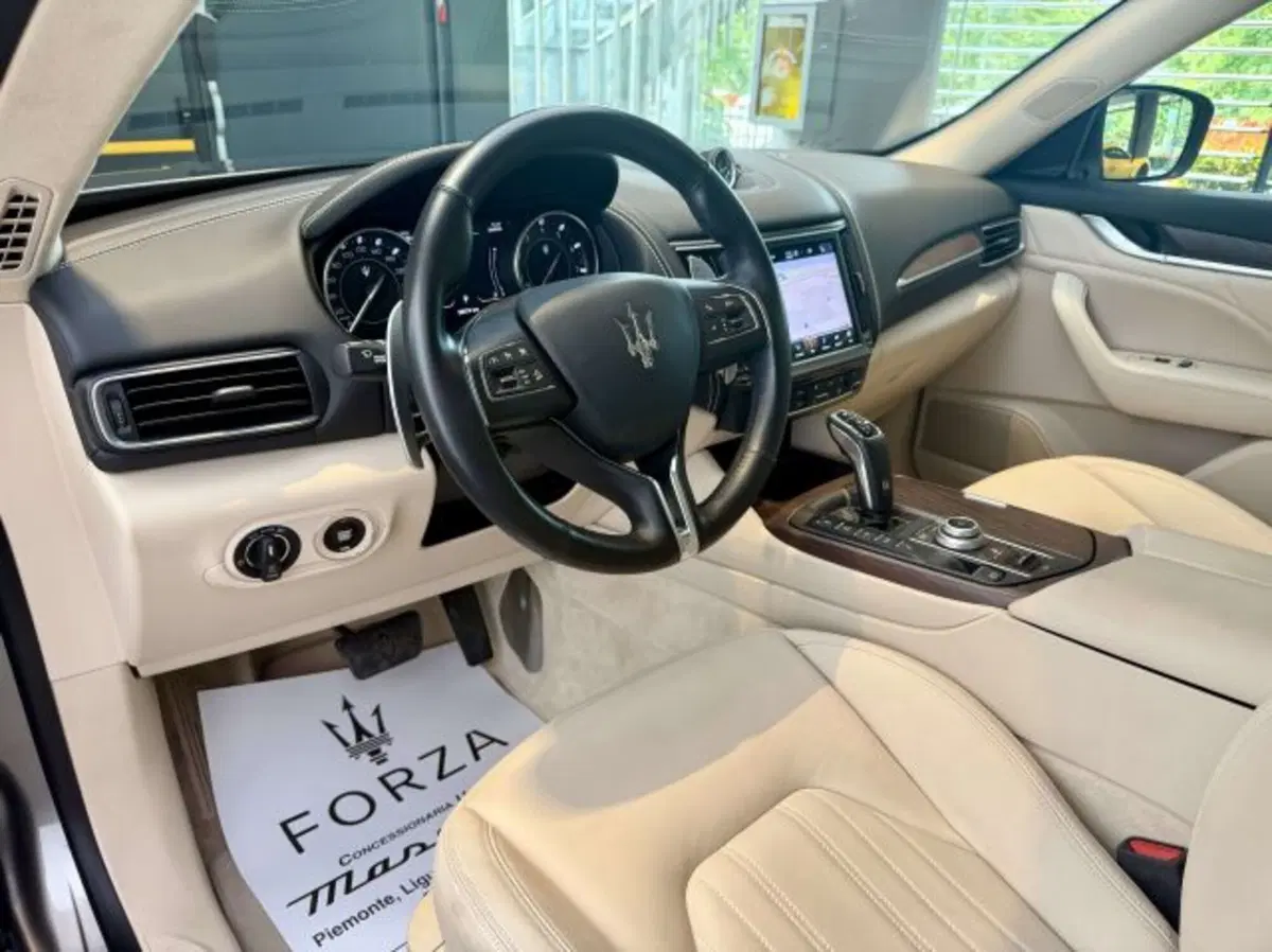 Maserati Levante usata a Torino (5)