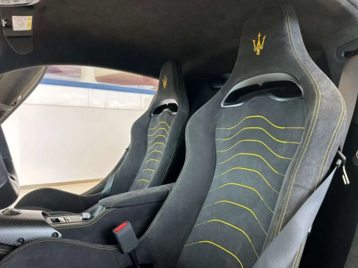 Maserati MC20 usata a Torino (10)