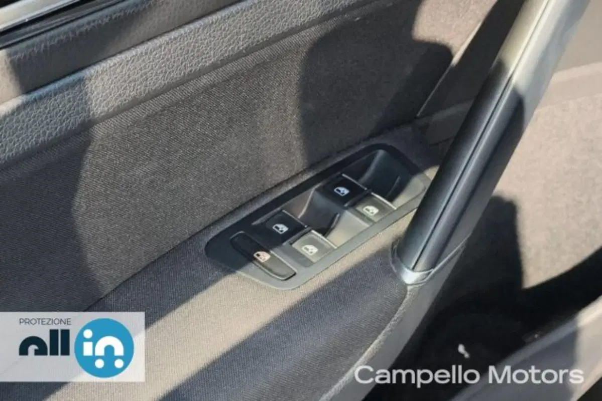 Volkswagen Golf usata a Venezia (15)