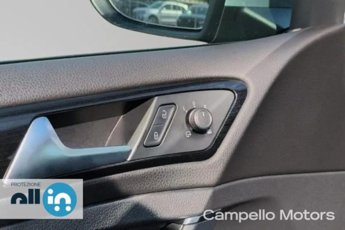 Volkswagen Golf usata a Venezia (16)