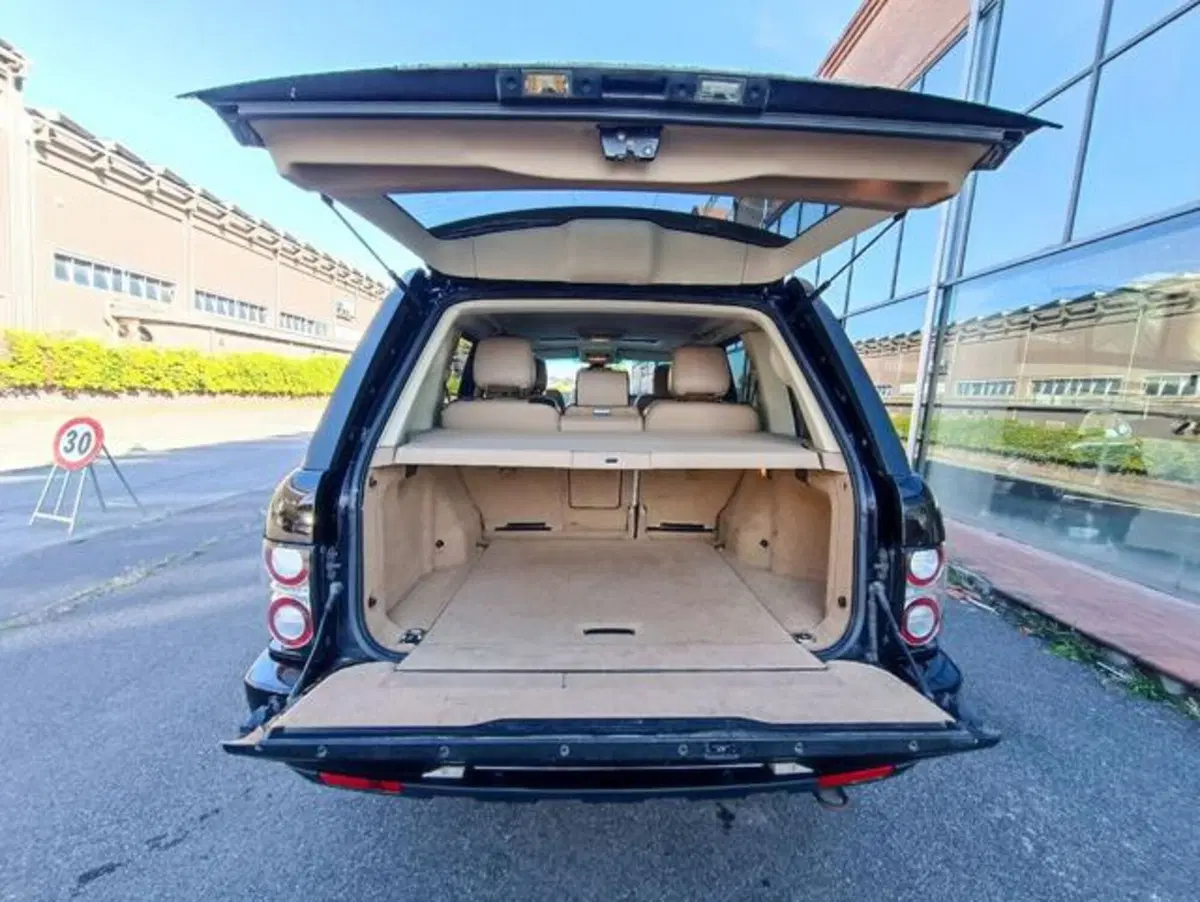 Land Rover Range Rover usata a Pisa (11)