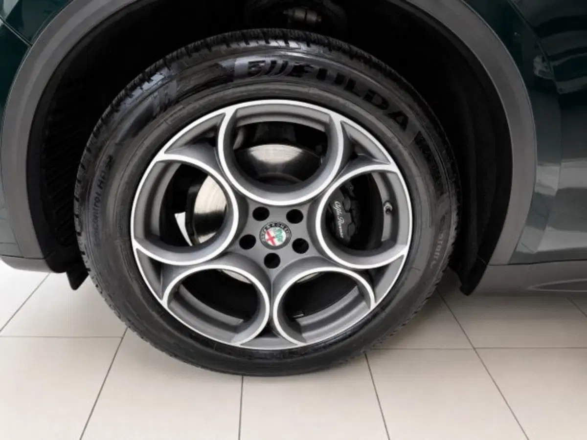 Alfa Romeo Stelvio usata a Firenze (10)