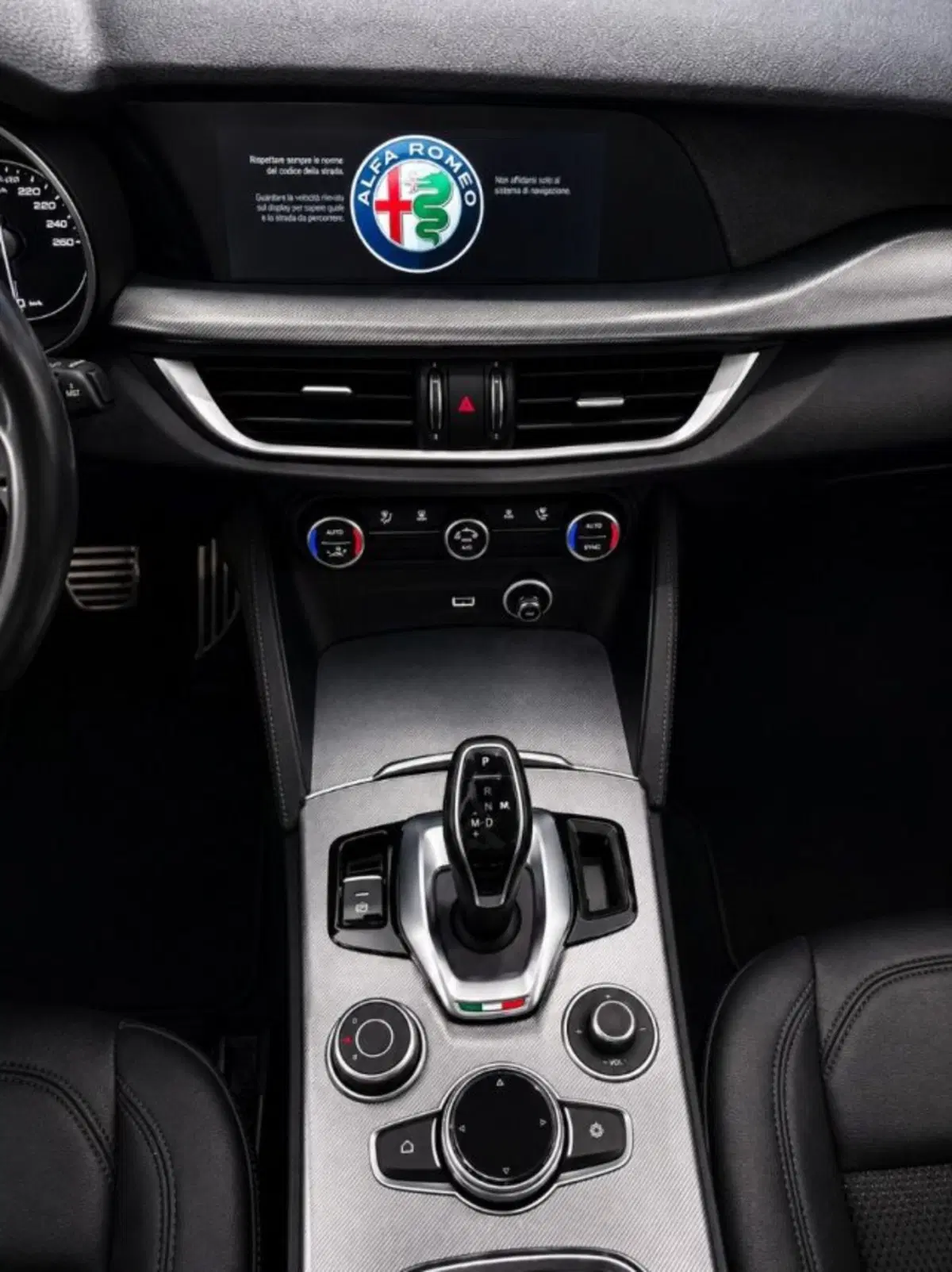 Alfa Romeo Stelvio usata a Firenze (12)