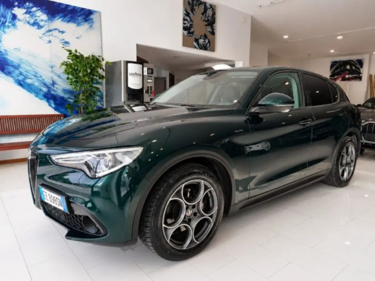 Alfa Romeo Stelvio usata a Firenze (2)