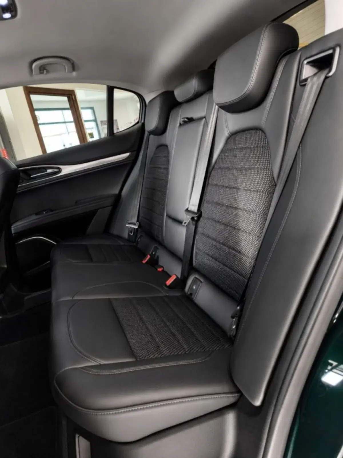 Alfa Romeo Stelvio usata a Firenze (20)