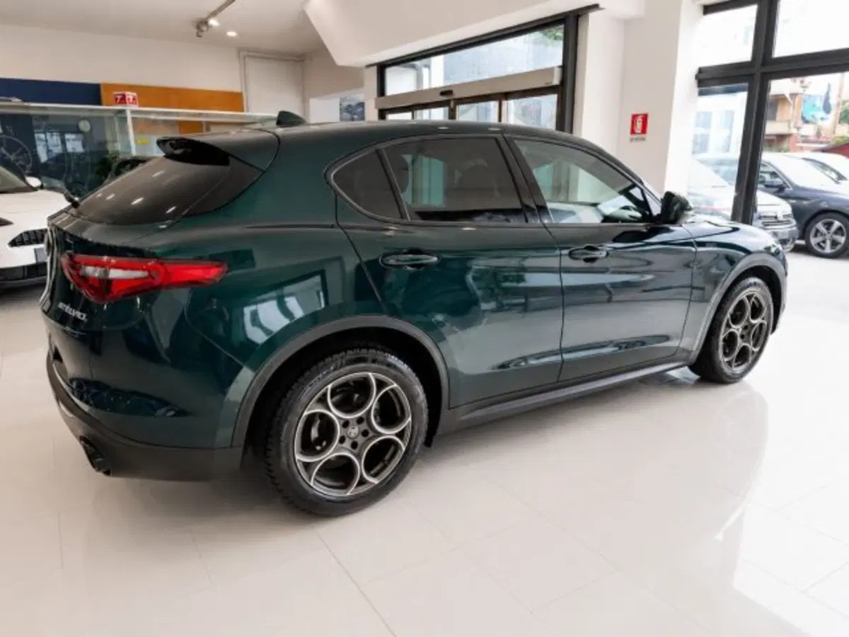 Alfa Romeo Stelvio usata a Firenze (5)