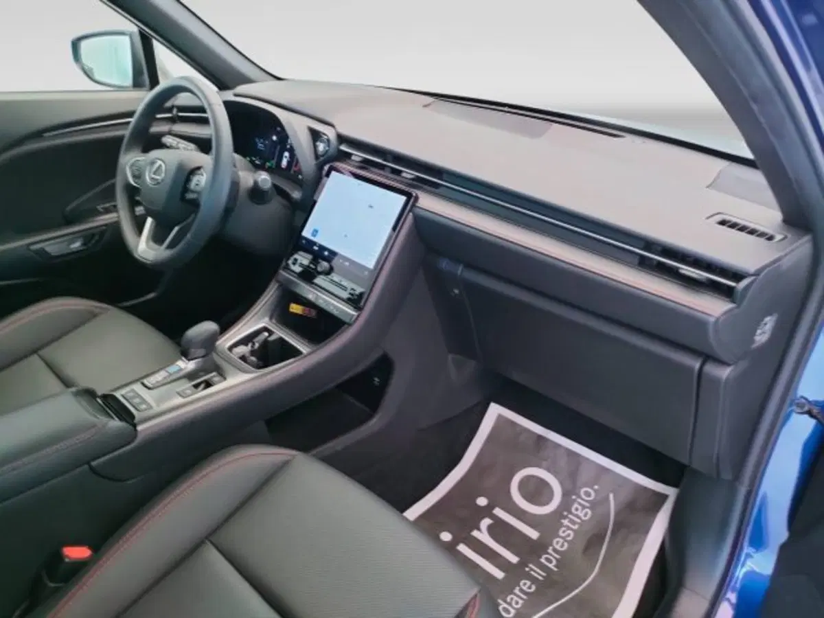 Lexus LBX usata a Teramo (14)