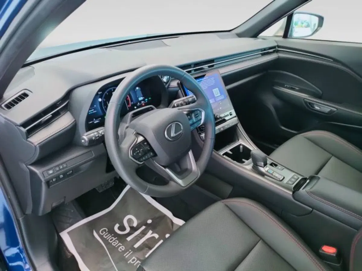 Lexus LBX usata a Teramo (15)