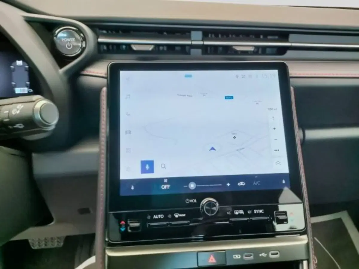 Lexus LBX usata a Teramo (17)