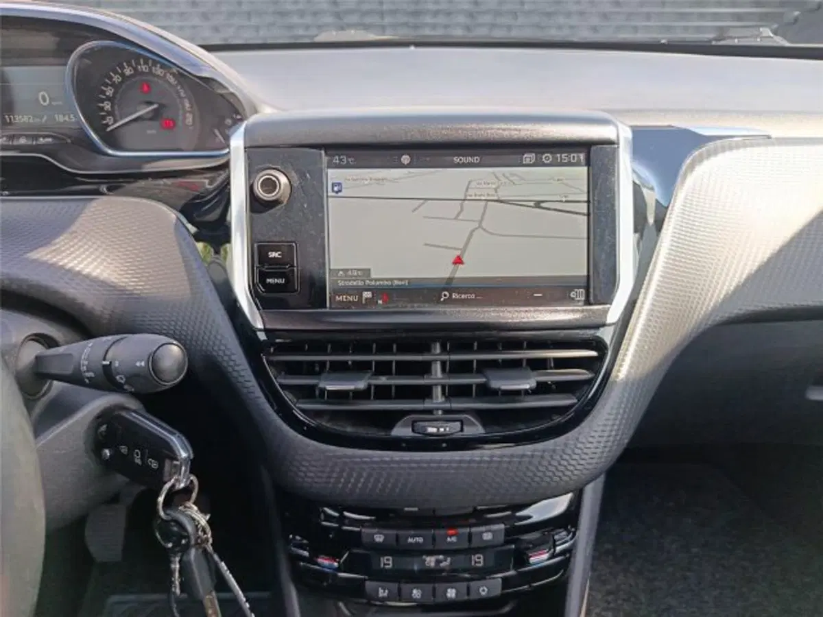 Peugeot 2008 usata a Bari (17)