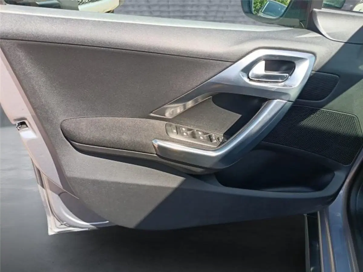 Peugeot 2008 usata a Bari (9)