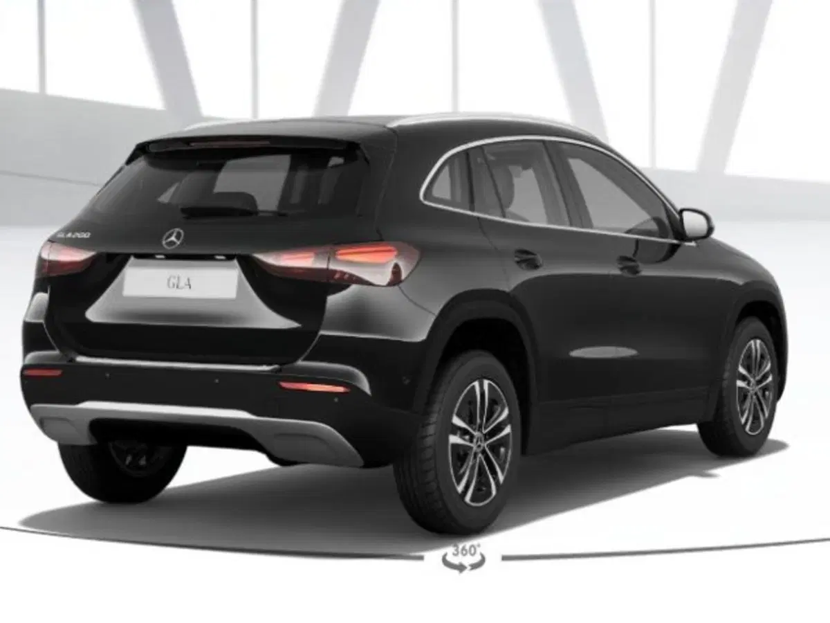 Mercedes-Benz GLA SUV nuova a Verona (2)