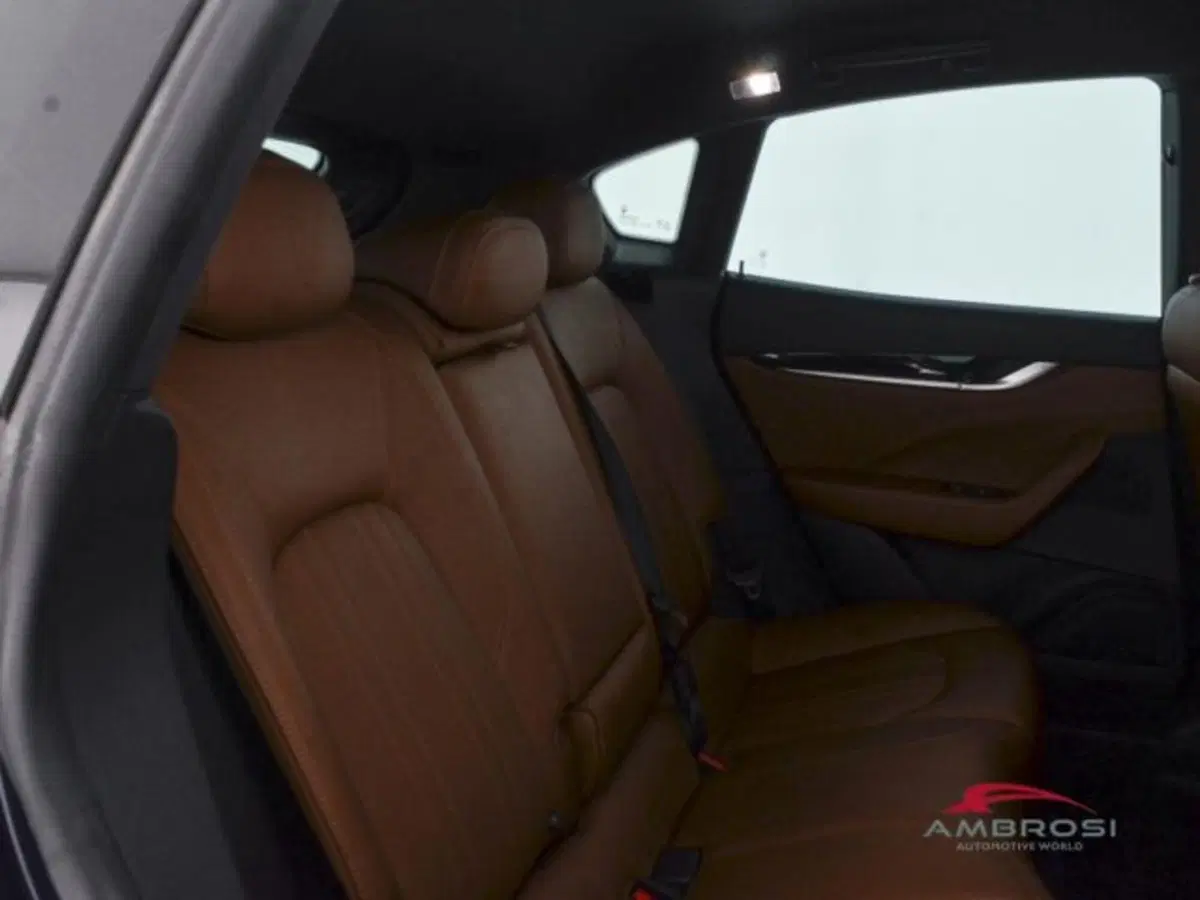 Maserati Levante usata a Perugia (11)
