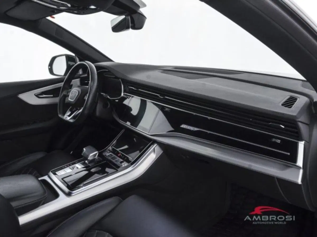 Audi Q8 usata a Perugia (12)