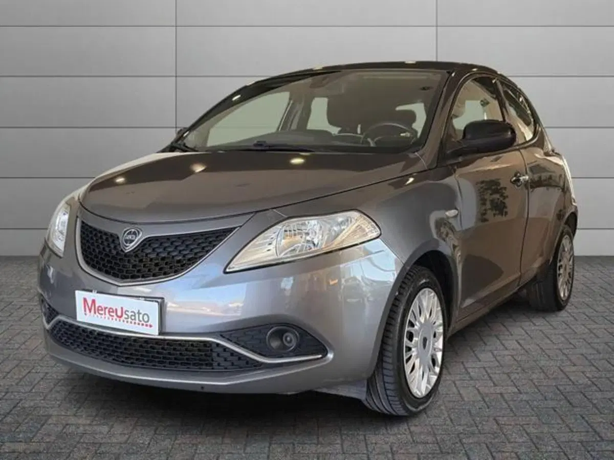 Lancia Ypsilon usata a Sassari