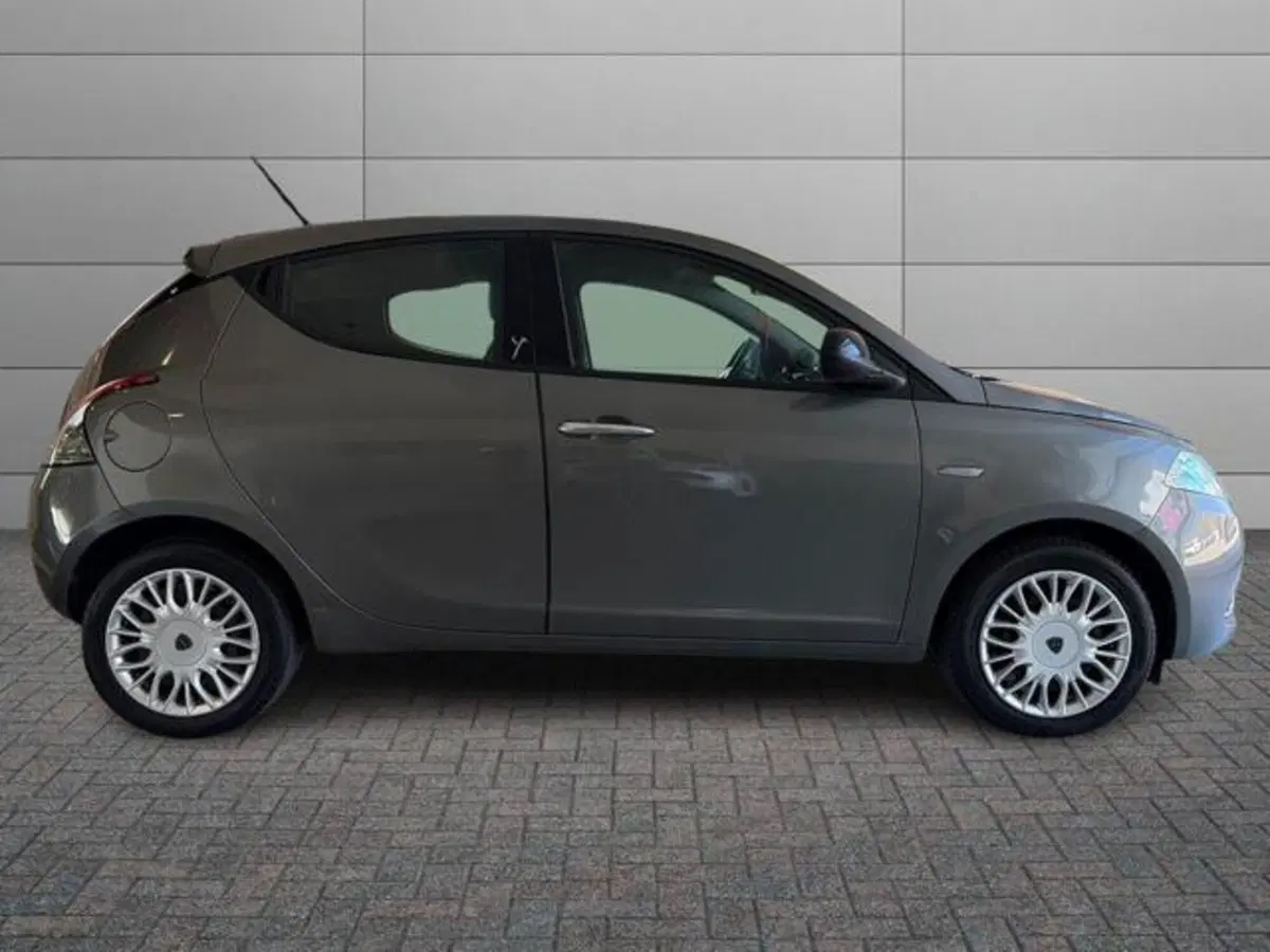 Lancia Ypsilon usata a Sassari (3)