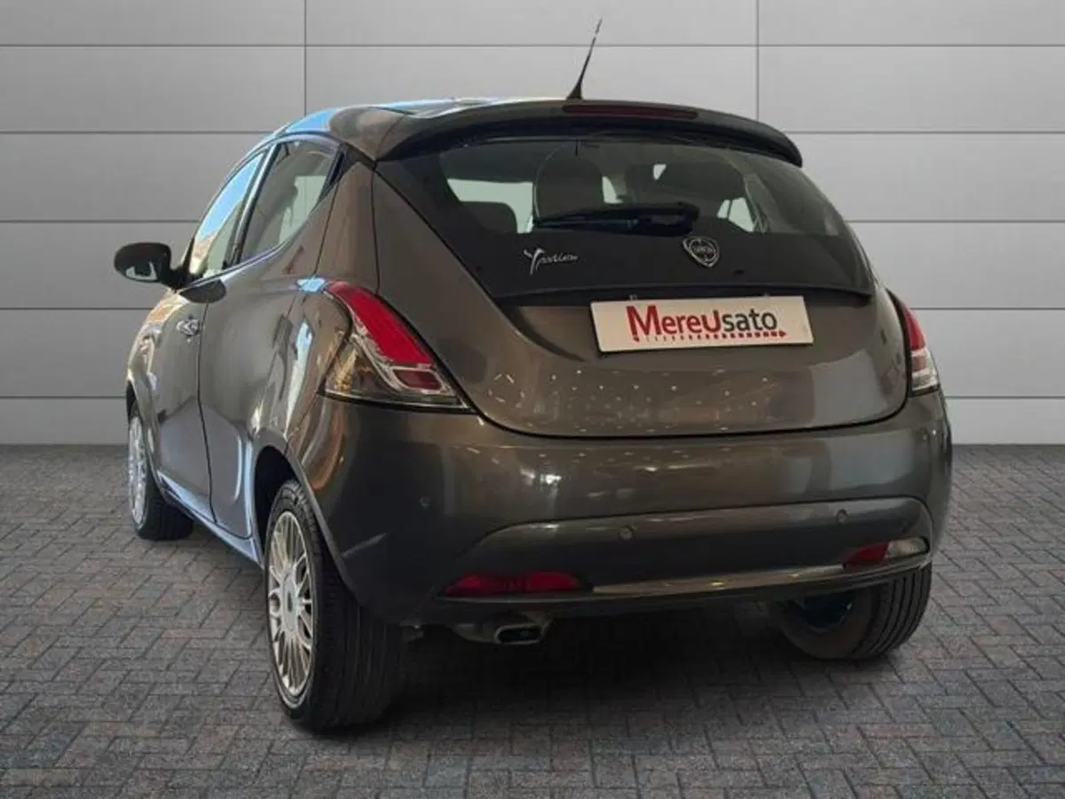 Lancia Ypsilon usata a Sassari (4)
