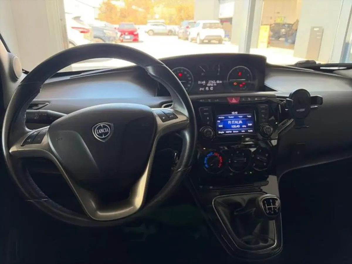 Lancia Ypsilon usata a Sassari (8)