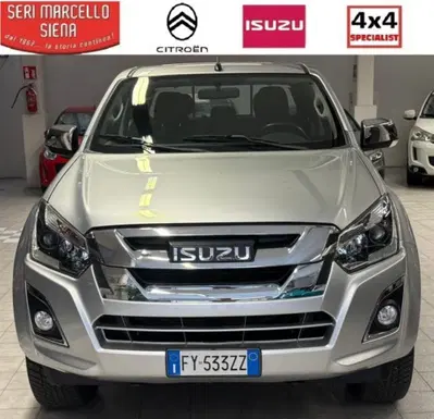 Isuzu D-Max Pick-up 1.9 Crew Cab Solar 4WD A/C del 2020 usata a Siena
