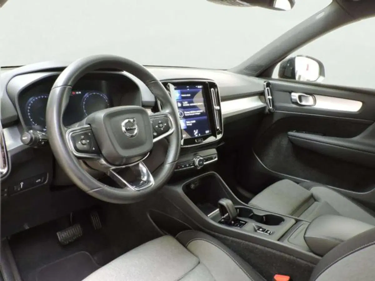 Volvo XC40 usata a Firenze (11)