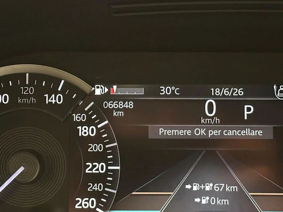 Jaguar E-Pace usata a Varese (15)