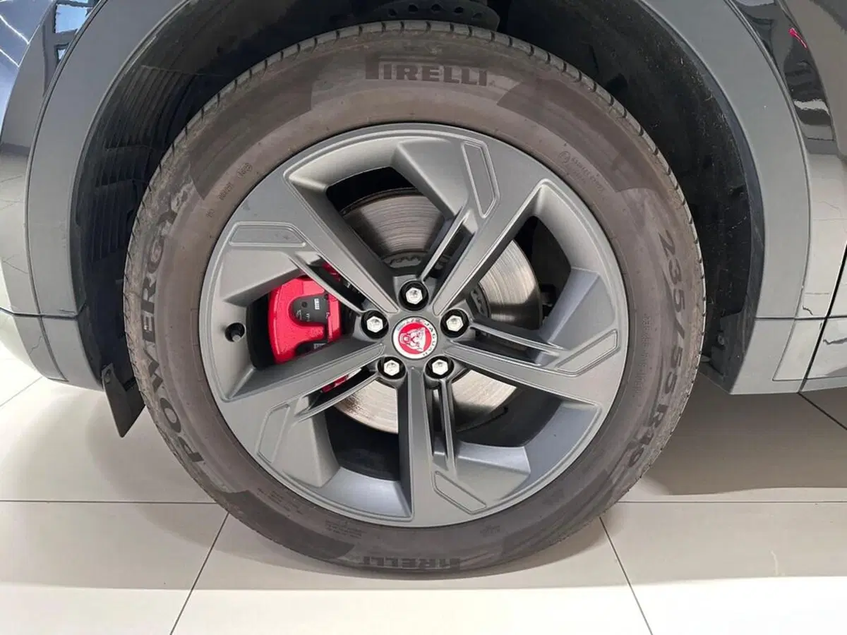 Jaguar E-Pace usata a Varese (5)