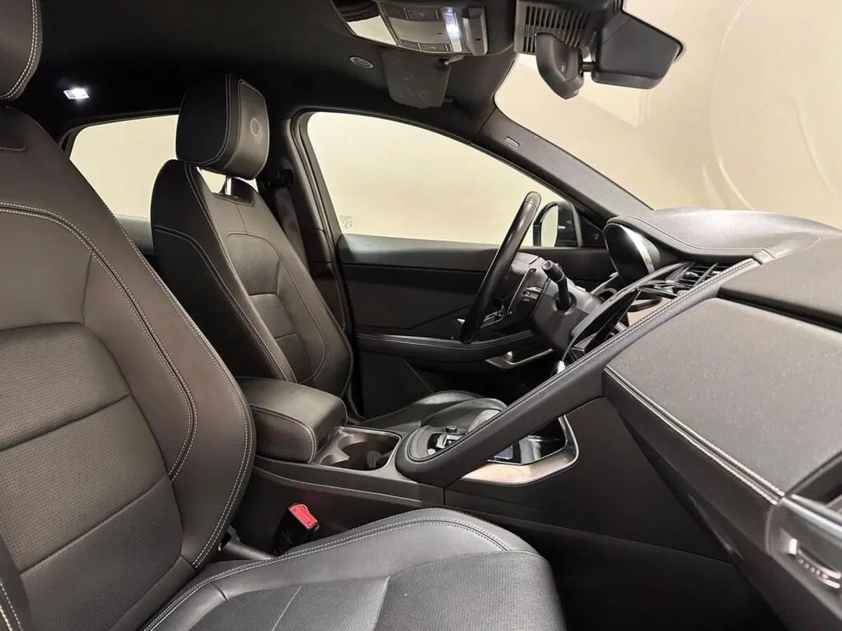 Jaguar E-Pace usata a Varese (6)