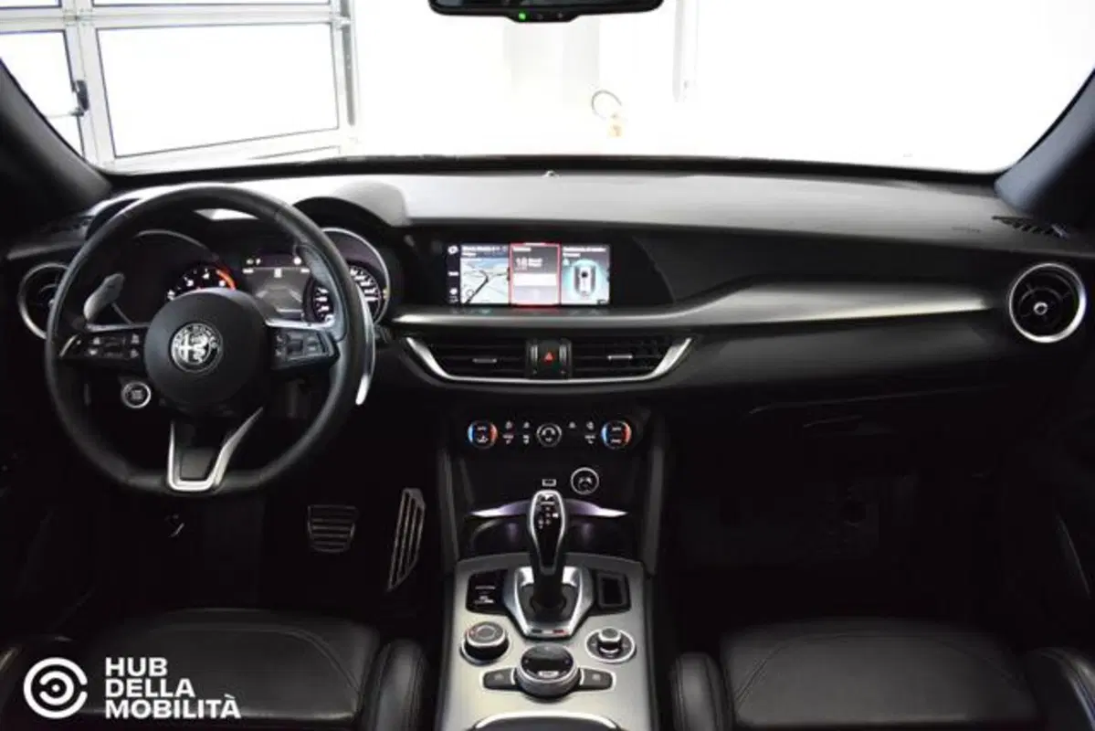 Alfa Romeo Stelvio usata a Perugia (10)