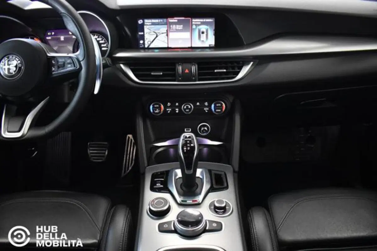 Alfa Romeo Stelvio usata a Perugia (15)