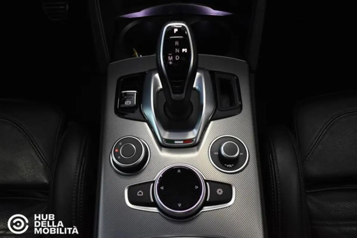 Alfa Romeo Stelvio usata a Perugia (16)