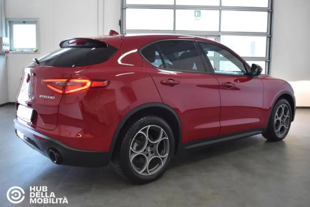 Alfa Romeo Stelvio usata a Perugia (4)