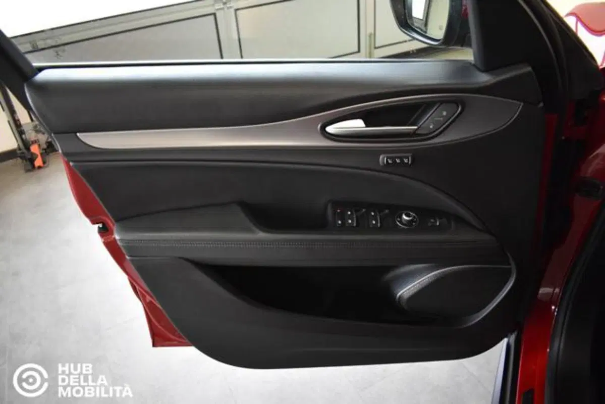 Alfa Romeo Stelvio usata a Perugia (7)