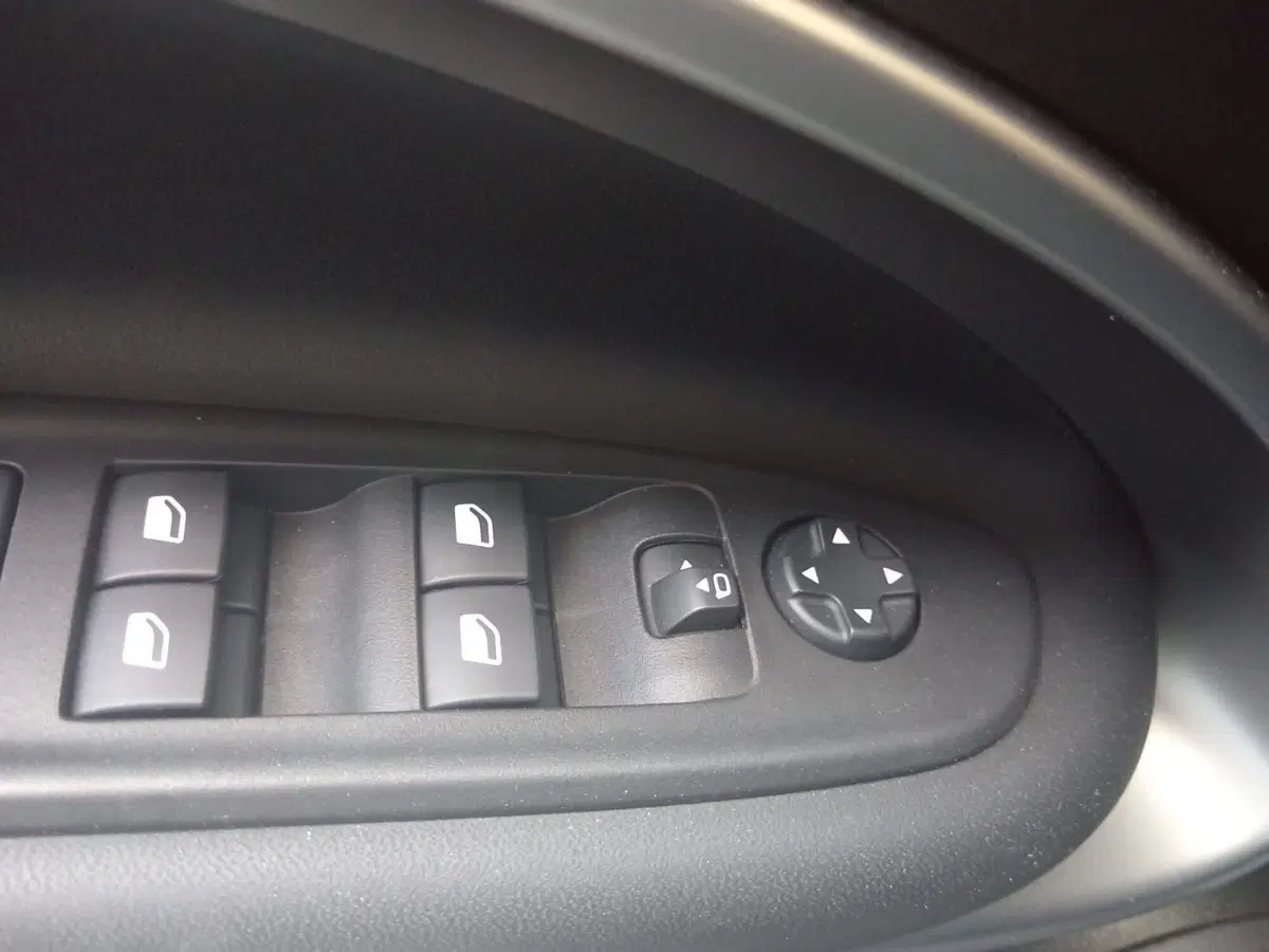 Jeep Avenger usata a Alessandria (19)
