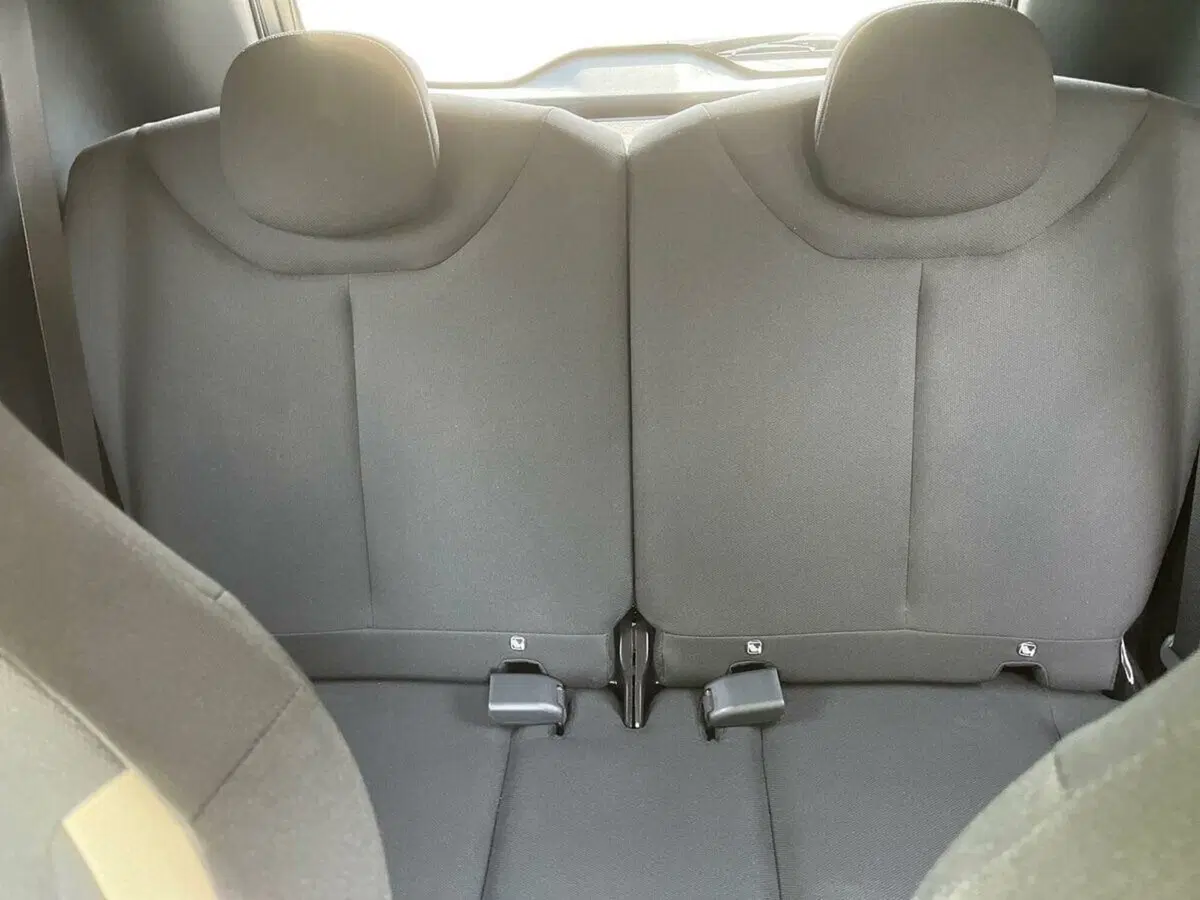 Toyota Aygo X usata a Lecco (11)