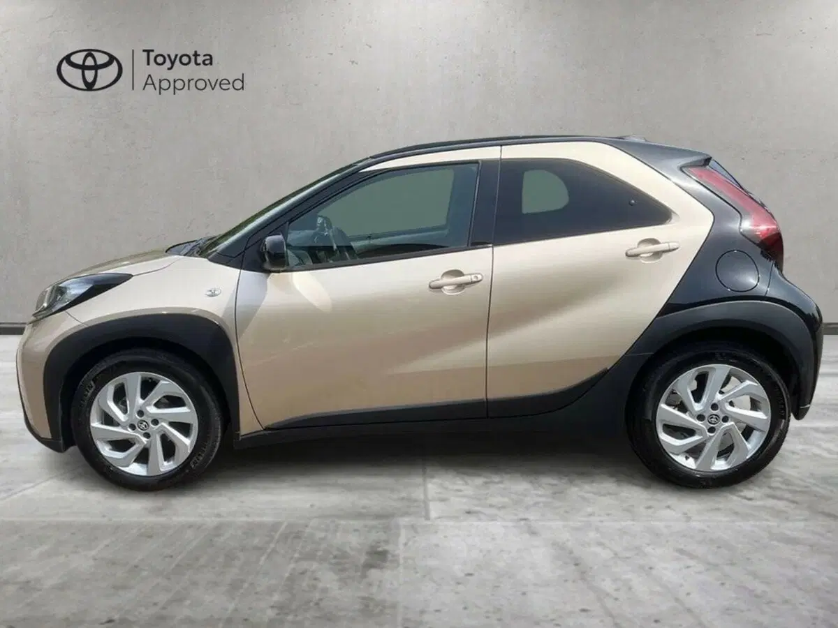 Toyota Aygo X usata a Lecco (3)