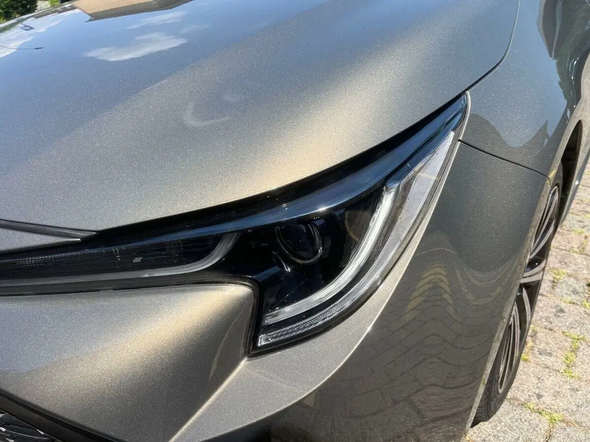 Toyota Corolla Touring Sports usata a Lecco (12)