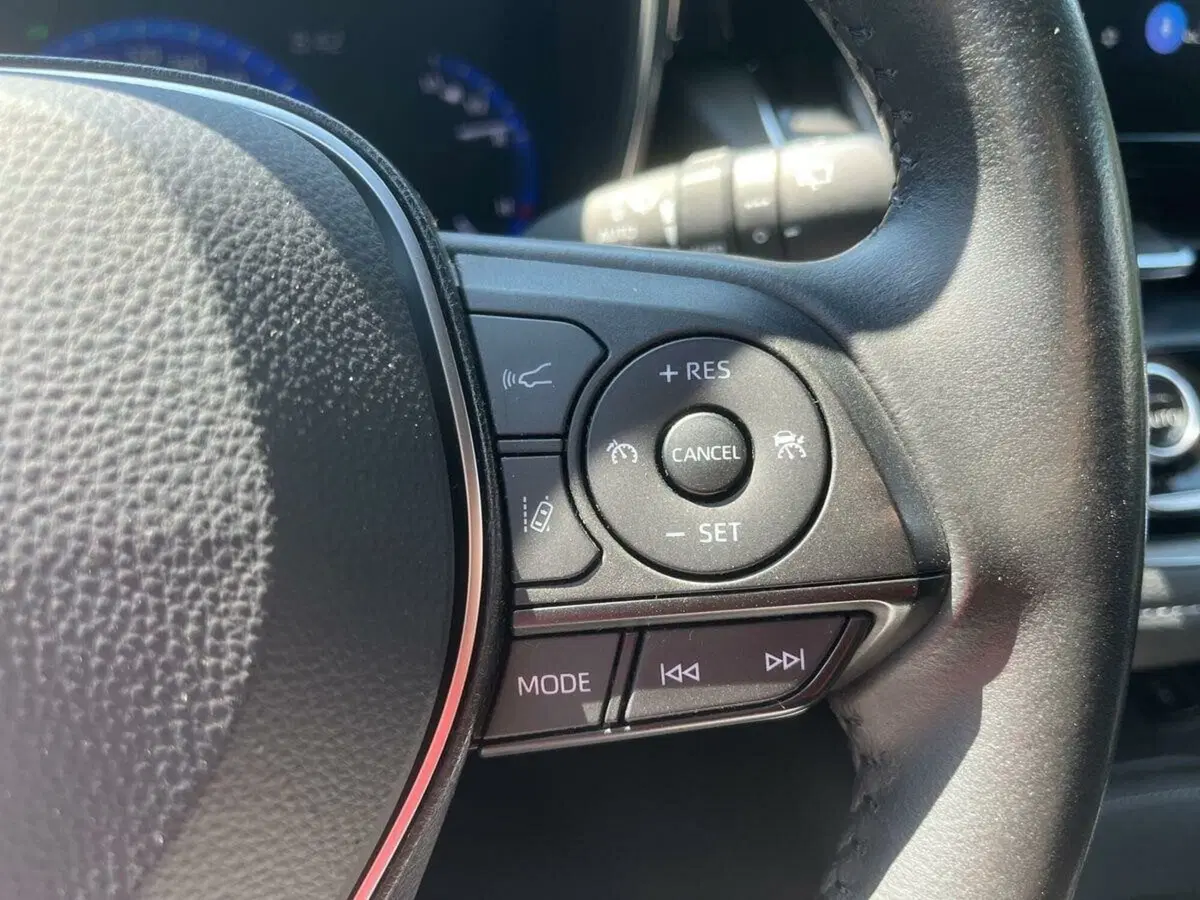 Toyota Corolla Touring Sports usata a Lecco (18)
